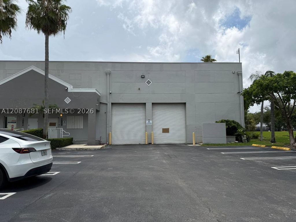 10850 NW 27th St, Doral, FL 33172