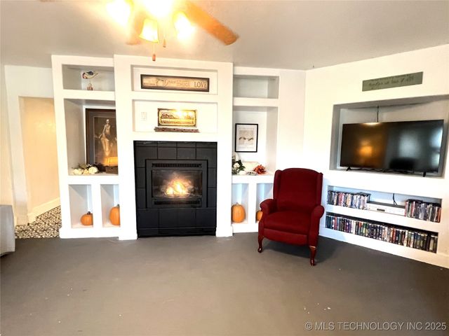 24273 S Hwy 2, Porum, OK 74455