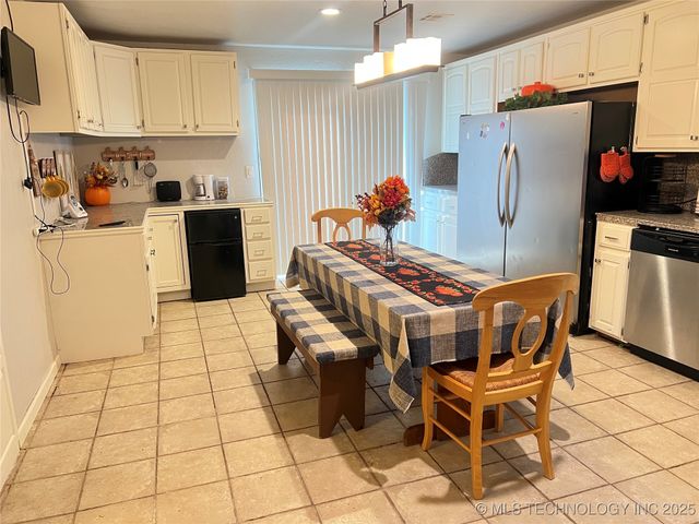 24273 S Hwy 2, Porum, OK 74455