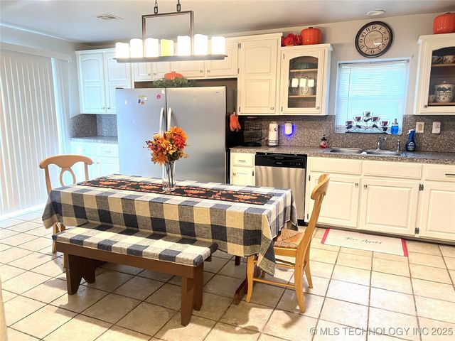 24273 S Hwy 2, Porum, OK 74455