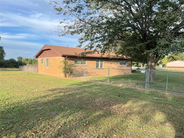 24273 S Hwy 2, Porum, OK 74455