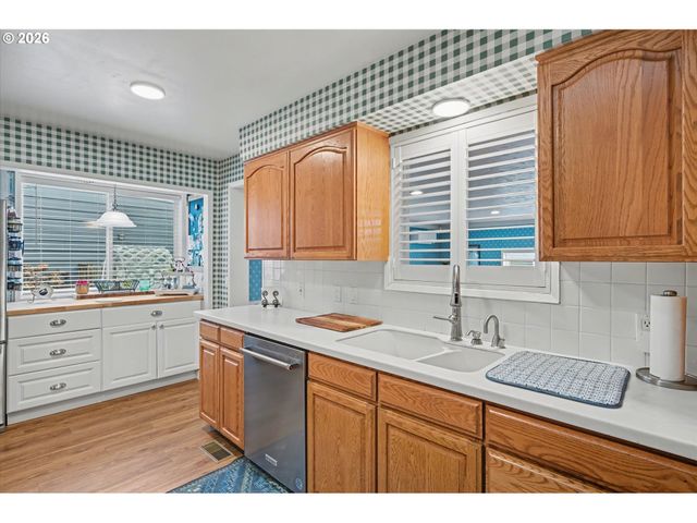 1414 19TH Ave, Longview, WA 98632