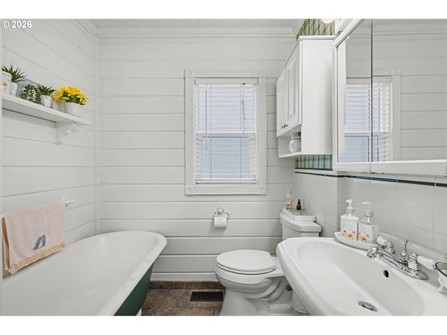 1414 19TH Ave, Longview, WA 98632