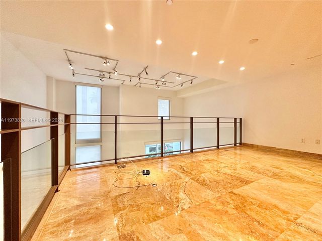 1060 Brickell Ave 201, Miami, FL 33131