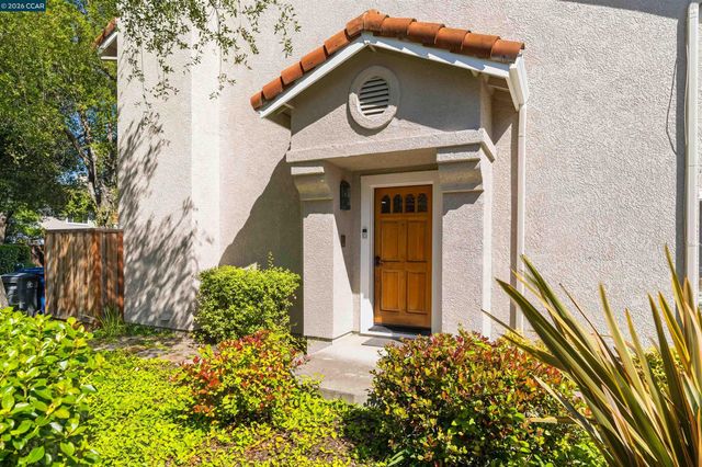 401 S Clovercrest Ln, San Ramon, CA 94582