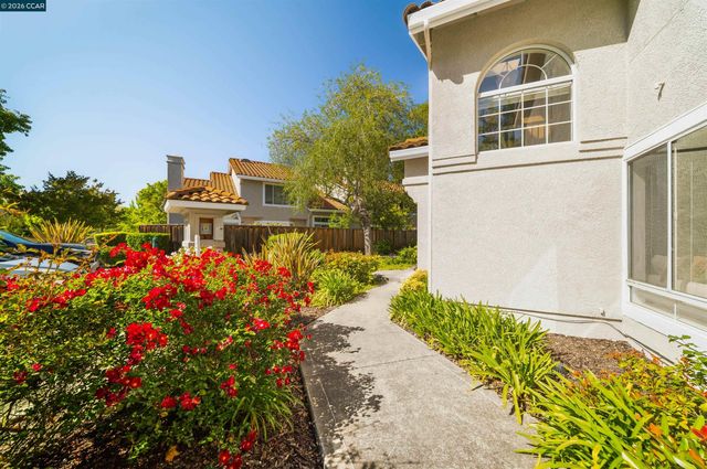 401 S Clovercrest Ln, San Ramon, CA 94582