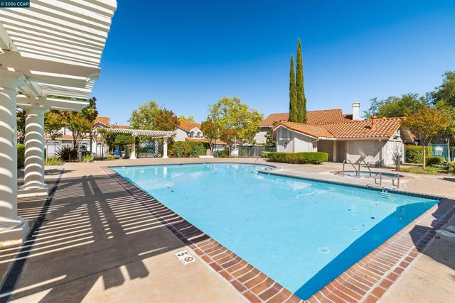 401 S Clovercrest Ln, San Ramon, CA 94582