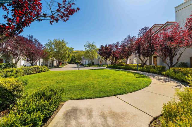 401 S Clovercrest Ln, San Ramon, CA 94582