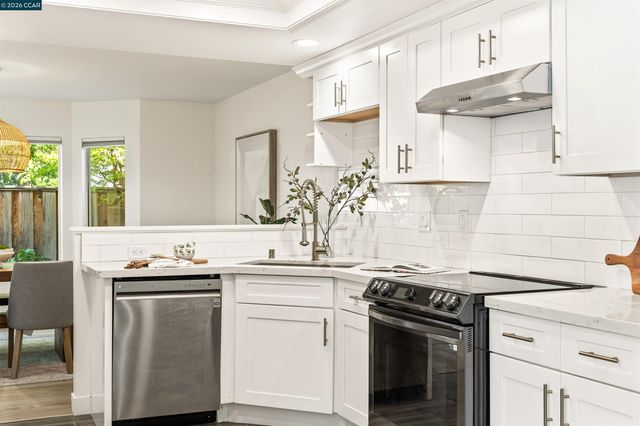 401 S Clovercrest Ln, San Ramon, CA 94582