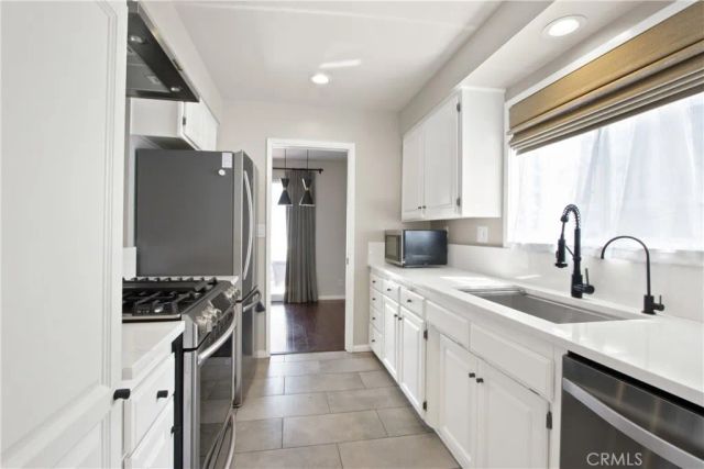 1741 Tustin Avenue 16 D, Costa Mesa, CA 92627