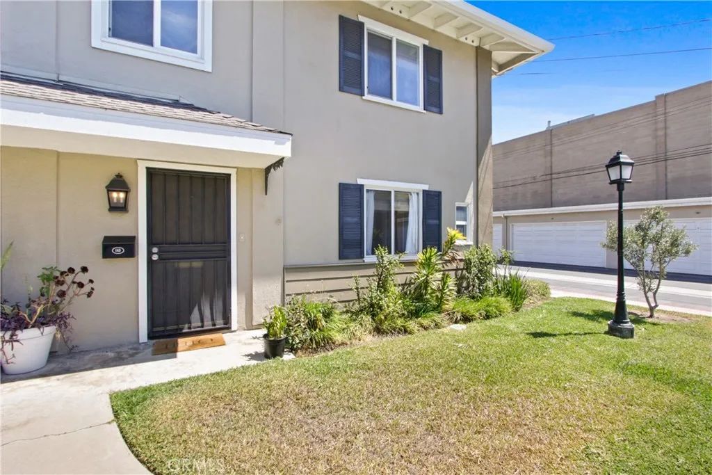 1741 Tustin Avenue 16 D, Costa Mesa, CA 92627