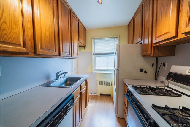 25167 61st Avenue 693, Little Neck, NY 11362