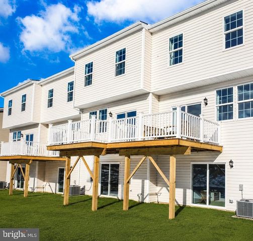 3076 MARTHA WAY, Pennsburg, PA 18073