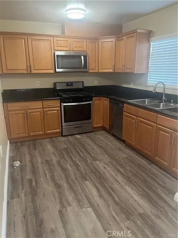 1915 S Orange Drive, Los Angeles, CA 90016