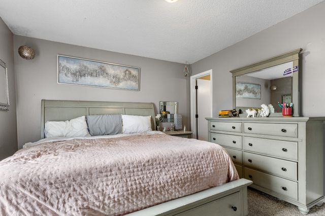 740 Acorn Dr, Clarksville, TN 37043