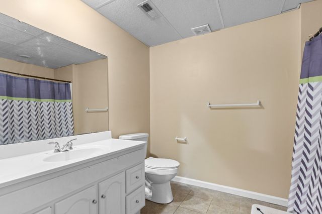740 Acorn Dr, Clarksville, TN 37043