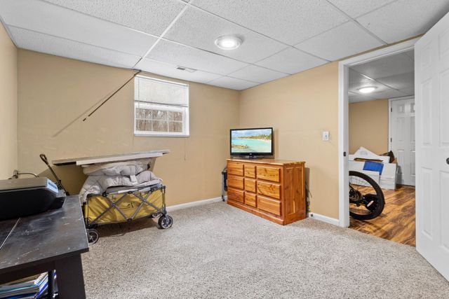 740 Acorn Dr, Clarksville, TN 37043