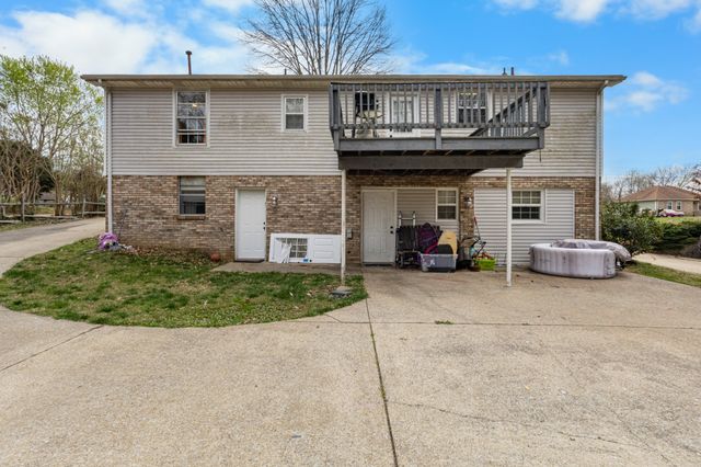 740 Acorn Dr, Clarksville, TN 37043