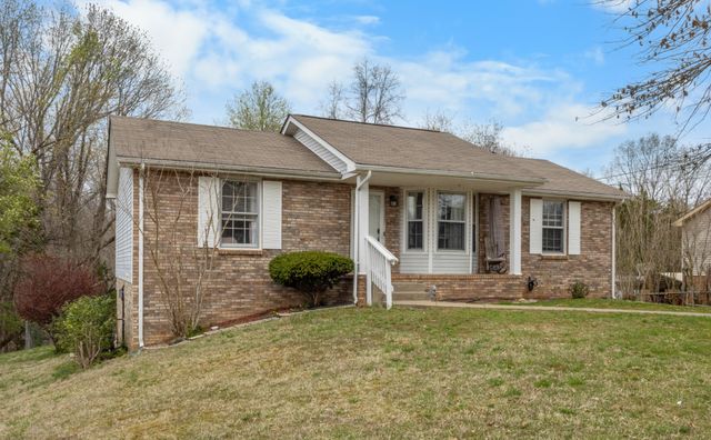 740 Acorn Dr, Clarksville, TN 37043