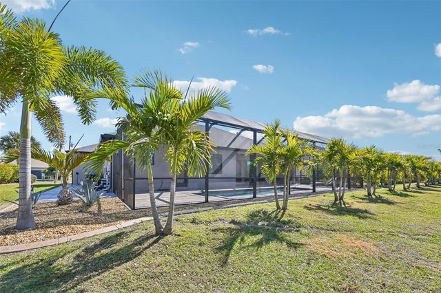 242 FAIRWAY ROAD, Rotonda West, FL 33947