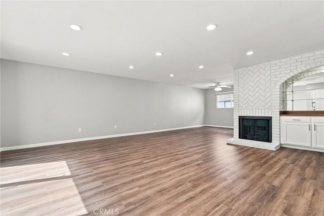 21900 Roscoe Boulevard 8, Canoga Park, CA 91304