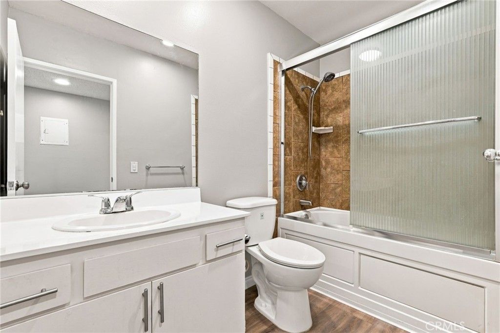 Image 24 of property listing at 21900 Roscoe Boulevard 8, Canoga Park, CA 91304