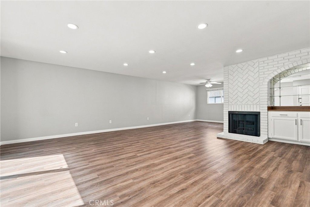 Image 3 of property listing at 21900 Roscoe Boulevard 8, Canoga Park, CA 91304