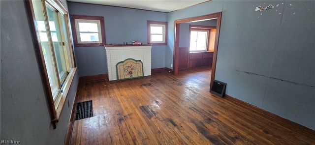 647 Columbia Avenue, Akron, OH 44310