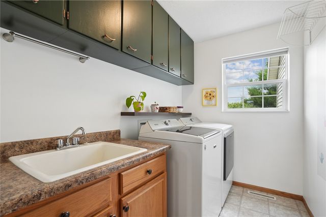 4614 Adams Court NE, Cedar Rapids, IA 52411