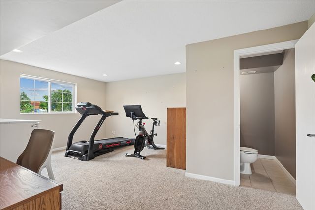 4614 Adams Court NE, Cedar Rapids, IA 52411