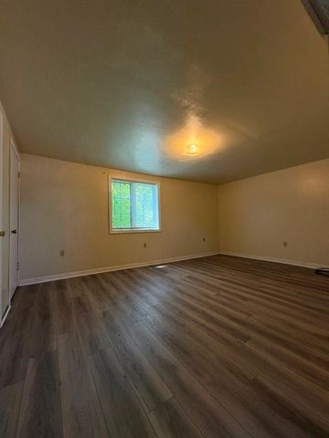 1516 Pennsylvania Ave, Monaca, PA 15061