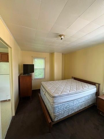 1516 Pennsylvania Ave, Monaca, PA 15061