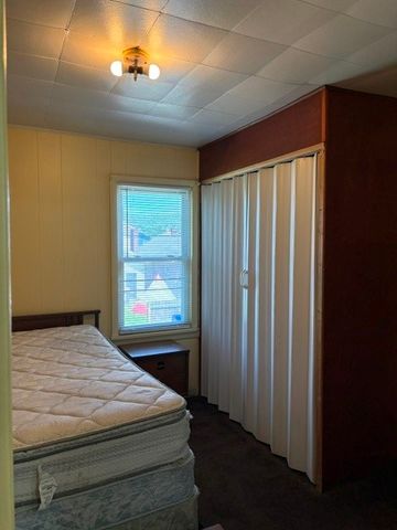 1516 Pennsylvania Ave, Monaca, PA 15061