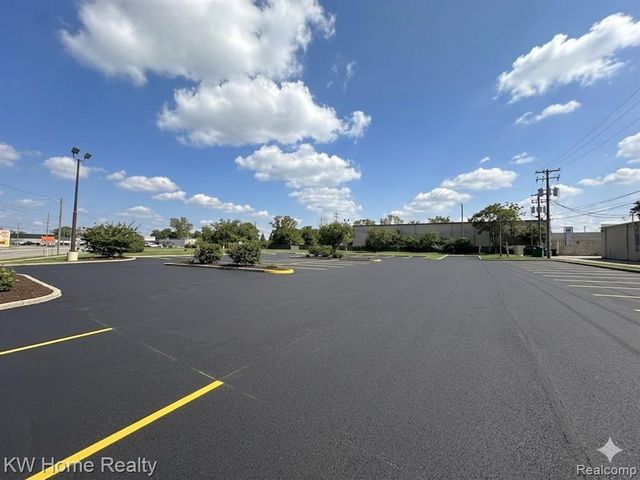 20800 Groesbeck Highway, Warren, MI 48089