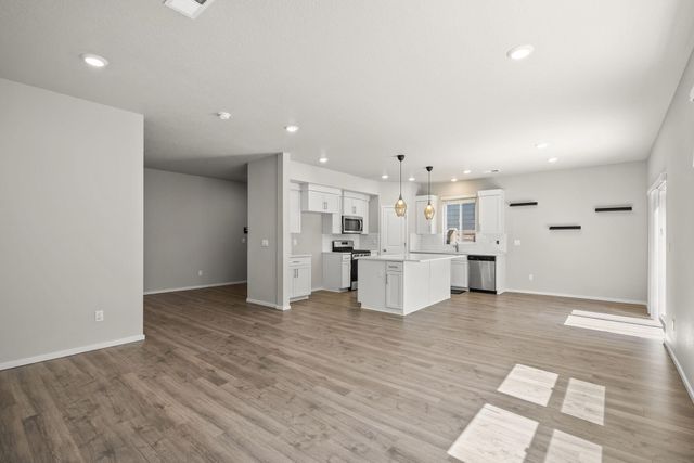 20625 SE Slate Avenue, Bend, OR 97702