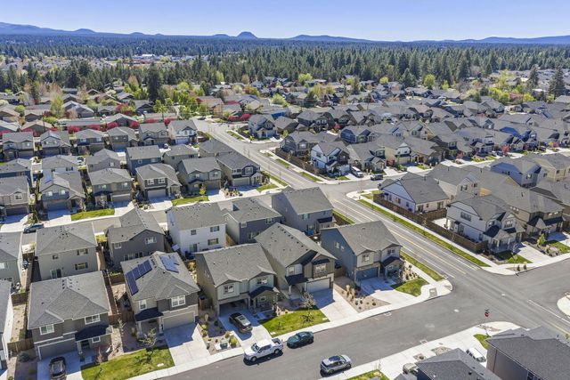 20625 SE Slate Avenue, Bend, OR 97702