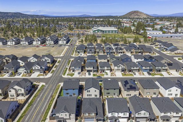 20625 SE Slate Avenue, Bend, OR 97702