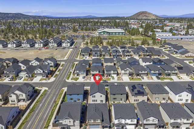 20625 SE Slate Avenue, Bend, OR 97702