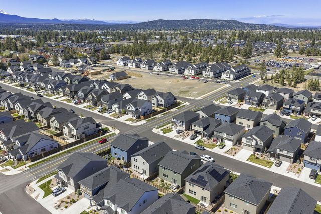 20625 SE Slate Avenue, Bend, OR 97702