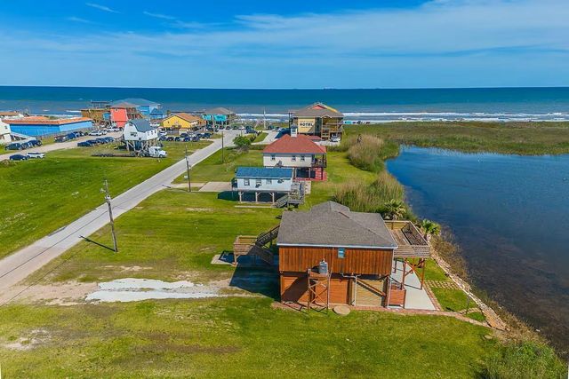 000 Francis Cove, Surfside Beach, TX 77541
