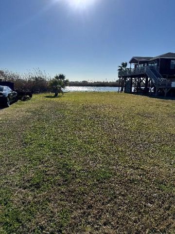 000 Francis Cove, Surfside Beach, TX 77541