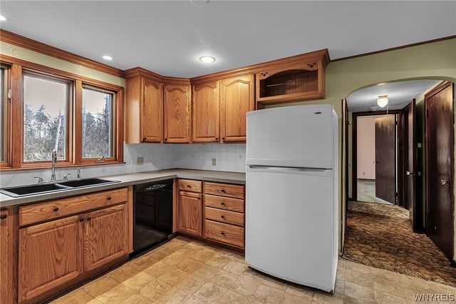 3265 South Creek Road, Hamburg, NY 14075