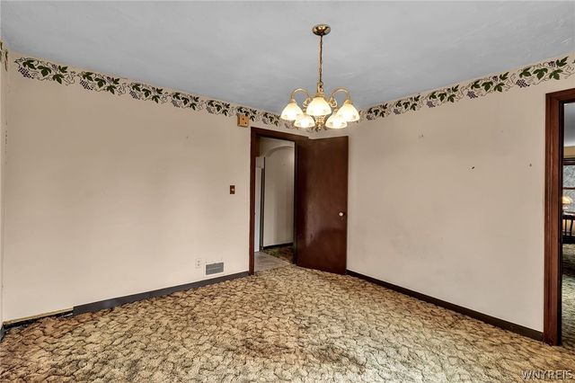 3265 South Creek Road, Hamburg, NY 14075