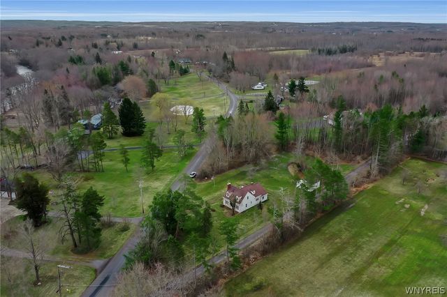 3265 South Creek Road, Hamburg, NY 14075