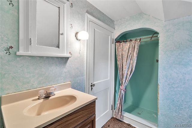 3265 South Creek Road, Hamburg, NY 14075