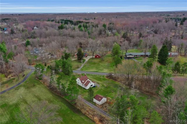 3265 South Creek Road, Hamburg, NY 14075