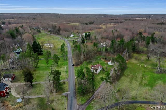 3265 South Creek Road, Hamburg, NY 14075