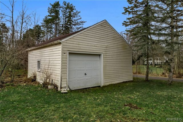 3265 South Creek Road, Hamburg, NY 14075