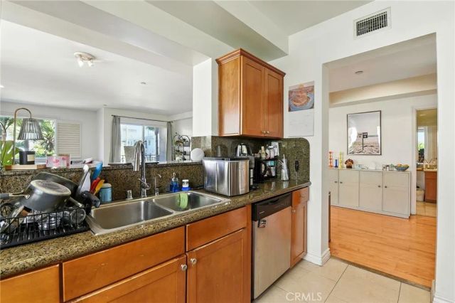 1241 S Westgate Avenue 202, Los Angeles, CA 90025