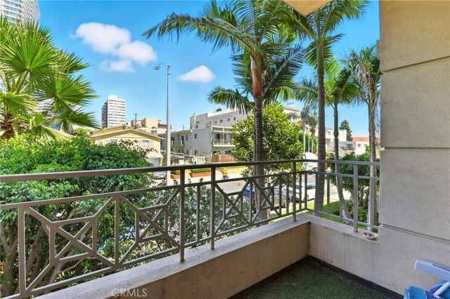1241 S Westgate Avenue 202, Los Angeles, CA 90025